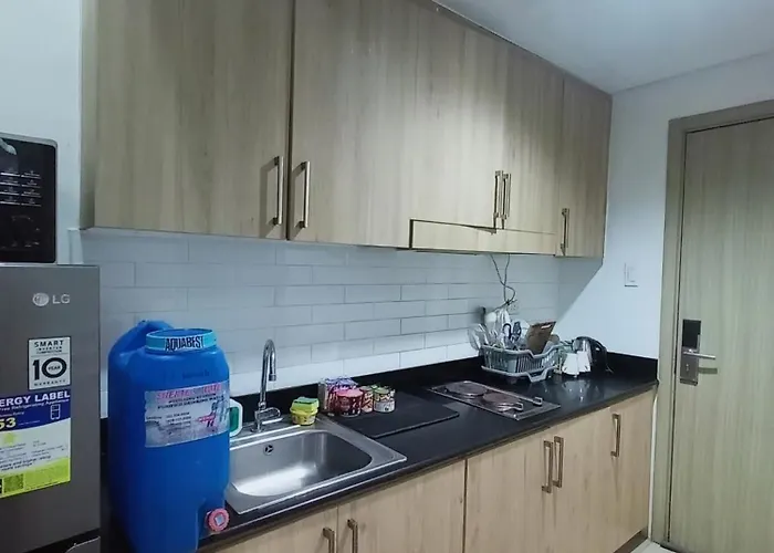 Cozy Couple アパートホテル マニラ市